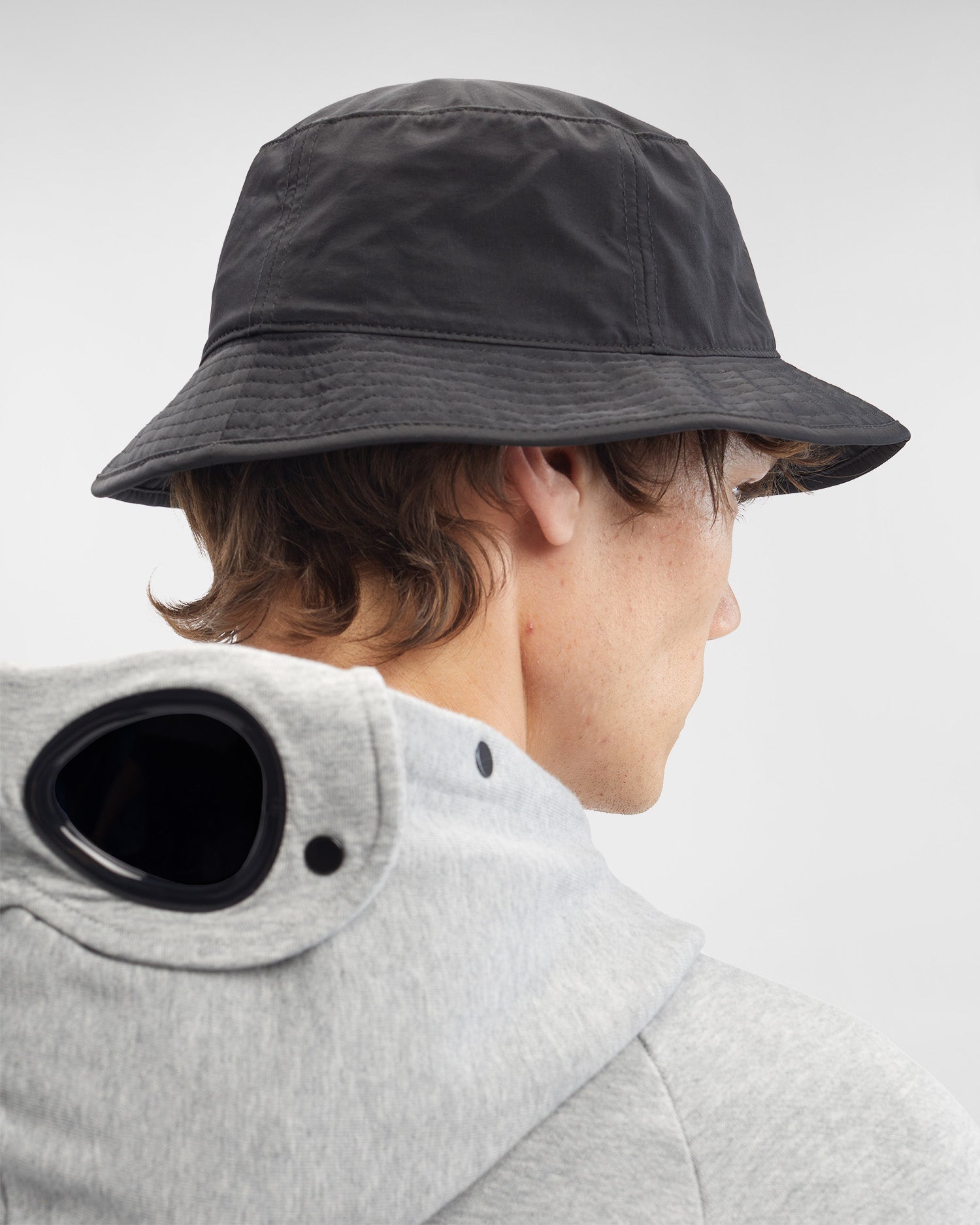 CP COMPANY CAP CHROME-R LENS BUCKET HAT ZWART – Tip de Bruin