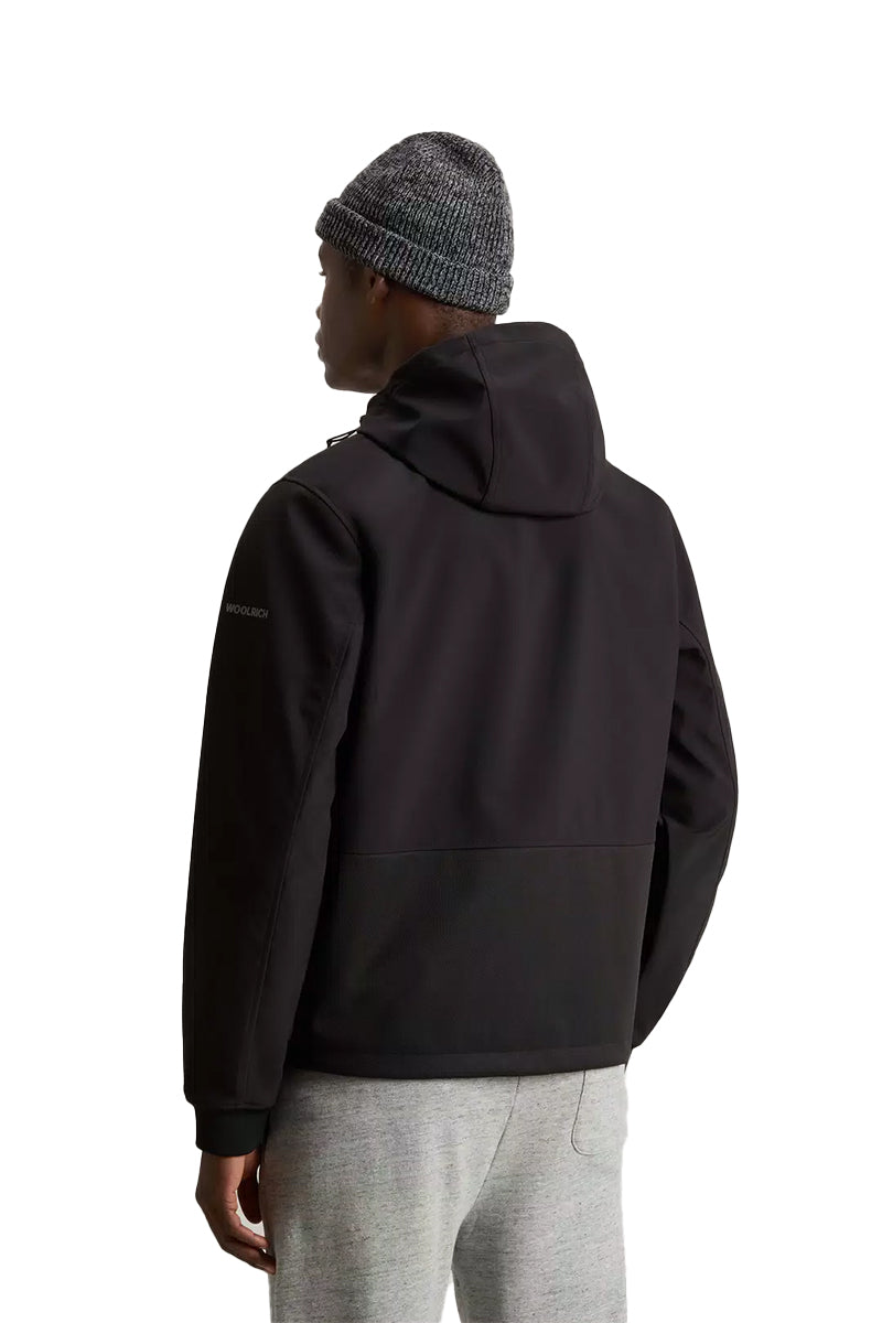 WOOLRICH JAS SOFT SHELL FULL ZIPP HOODIE ZWART – Tip de Bruin